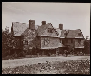 Die Residenz von Nicholas Fish und die Fahrt in Tuxedo Park, New York, 1899